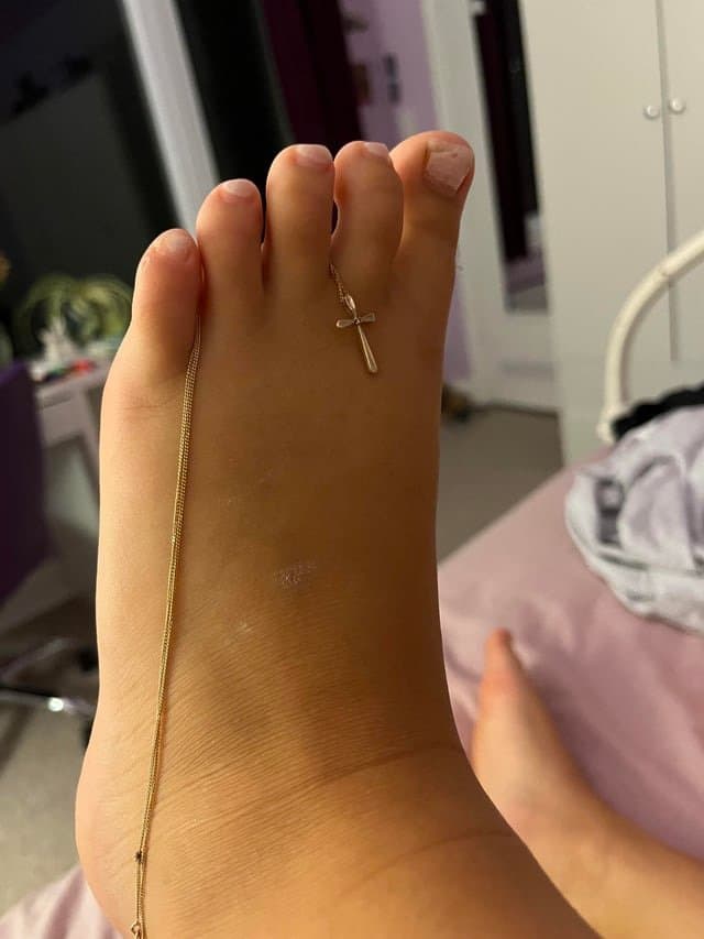 Braindead toilet cunt stuffs her holes with piss soaked panties and her necklace