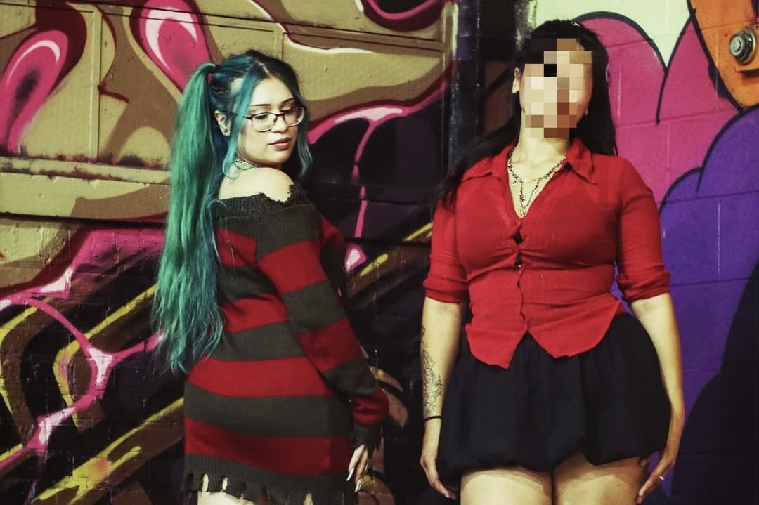 She used to suck off dealers for pills she owed money and got fucked for a year straight lol