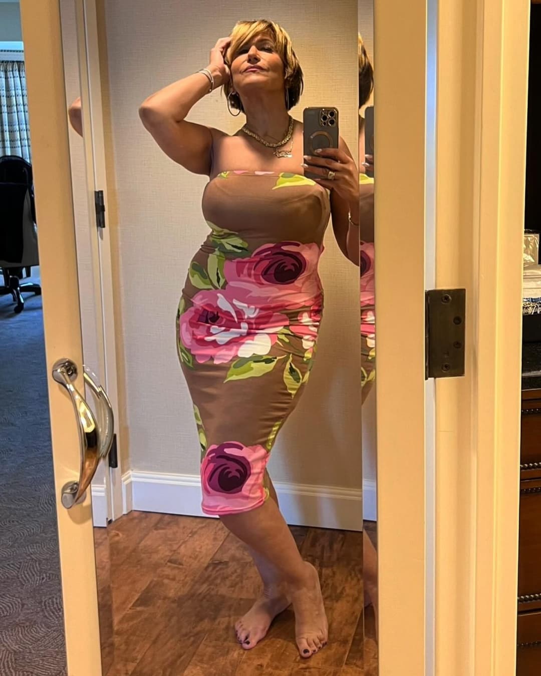 Thick Gilf flight attendant 2