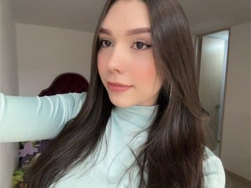 Cute tranny Alice cumshot