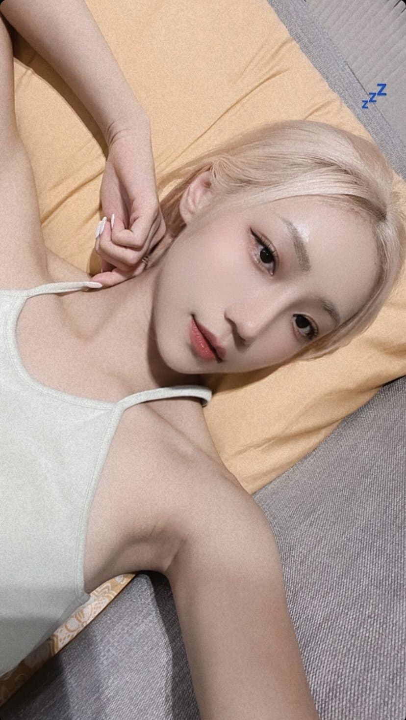 Asia blonde hair sexy girl