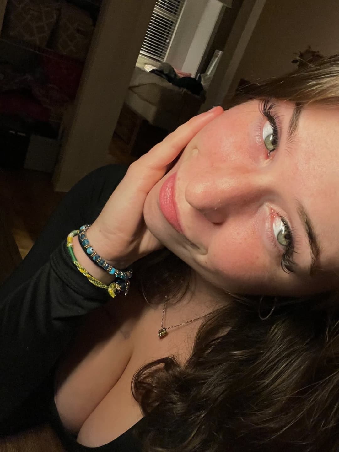 Click to view full size Which sister is hotter Skylar and Alexis