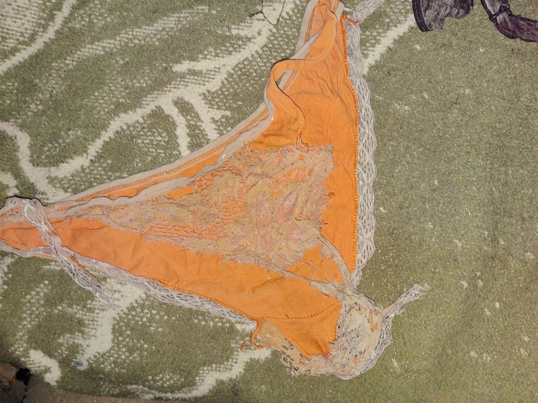 Calzones y tangas sucias de mi tía ??