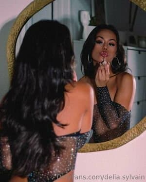 Click to view full size Asian Fitness Model Delia