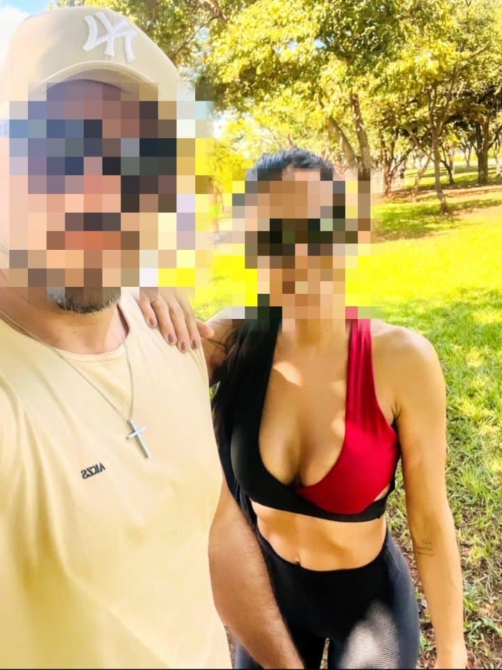 Casada esposa do corno gozando na pica!