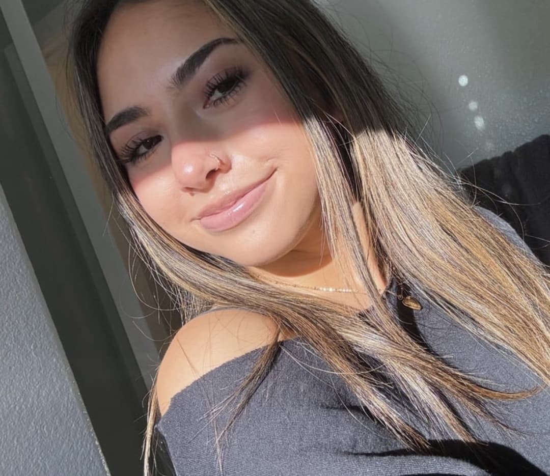 College slut sister alexa submitted, dm me to share your slut