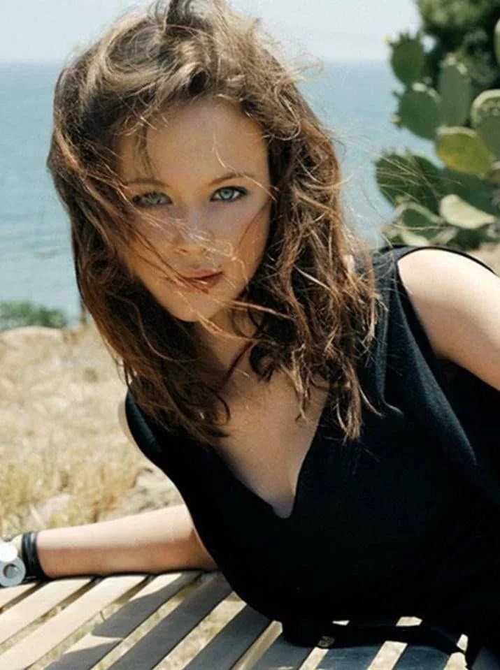 Actress Thora Birch. This natural beauty big titty bitch has milkers made to motorboat