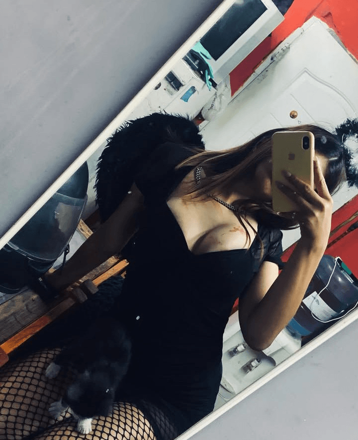 Quiere que le rompan el orto por primera vez .. se lo merece ?