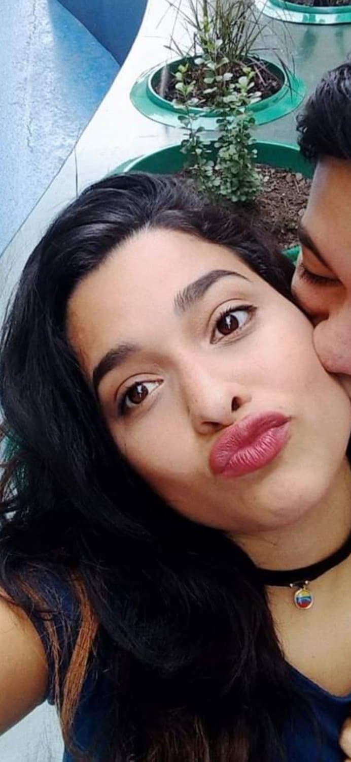 La perra de Marises merece una cogida de garganta hasta venirse dentro por puta???