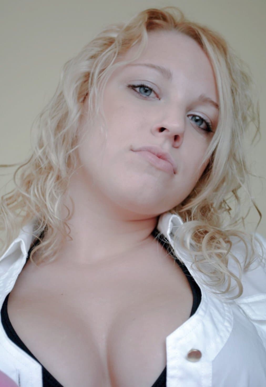 Jeune Femme blonde Gros seins