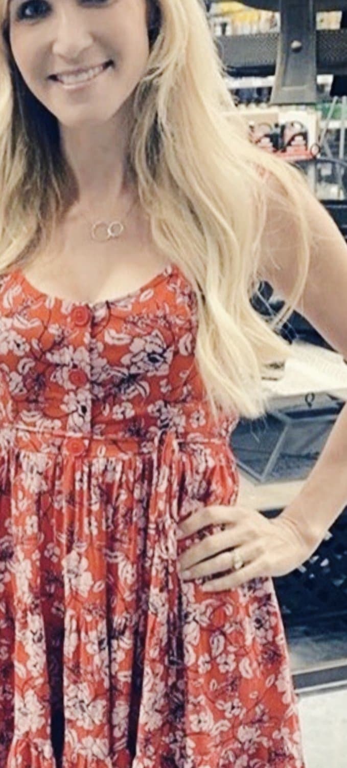 Traci, Soccer Mom, 39, nurse, gets random and lesbian. at Orlando airport hotel bar as records