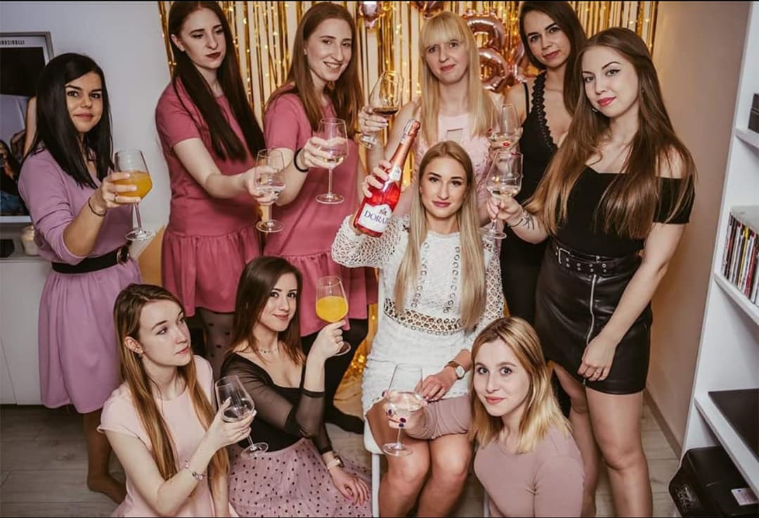 Click to view full size Natalia polish luxury anal whore