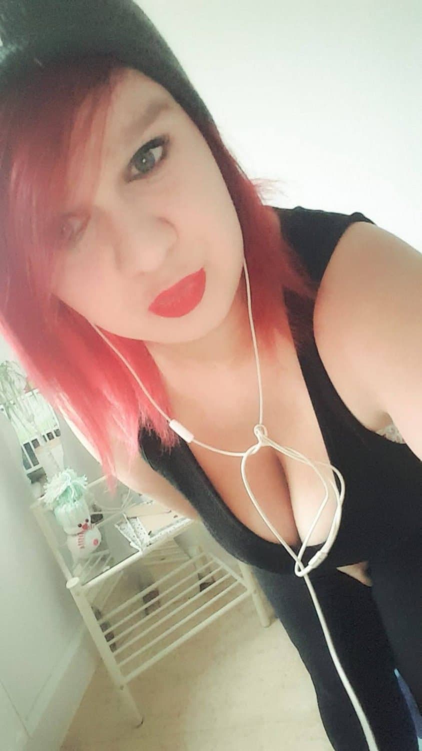 Hot Day Big Cleavage