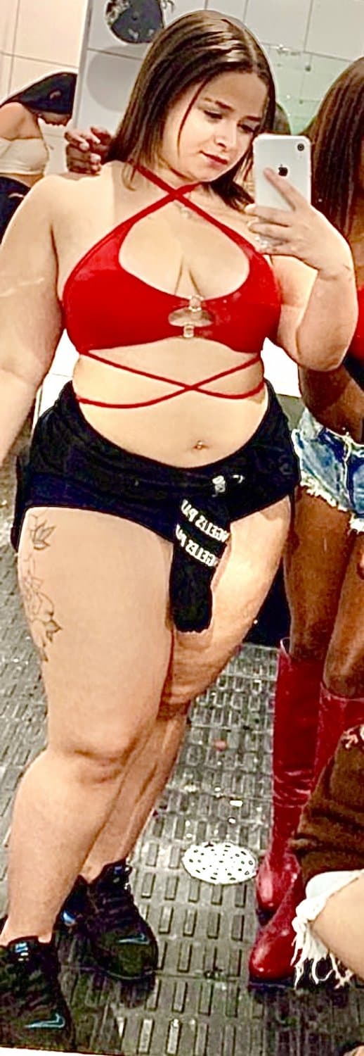 Click to view full size Agatha peninga - Puta da quebrada ??