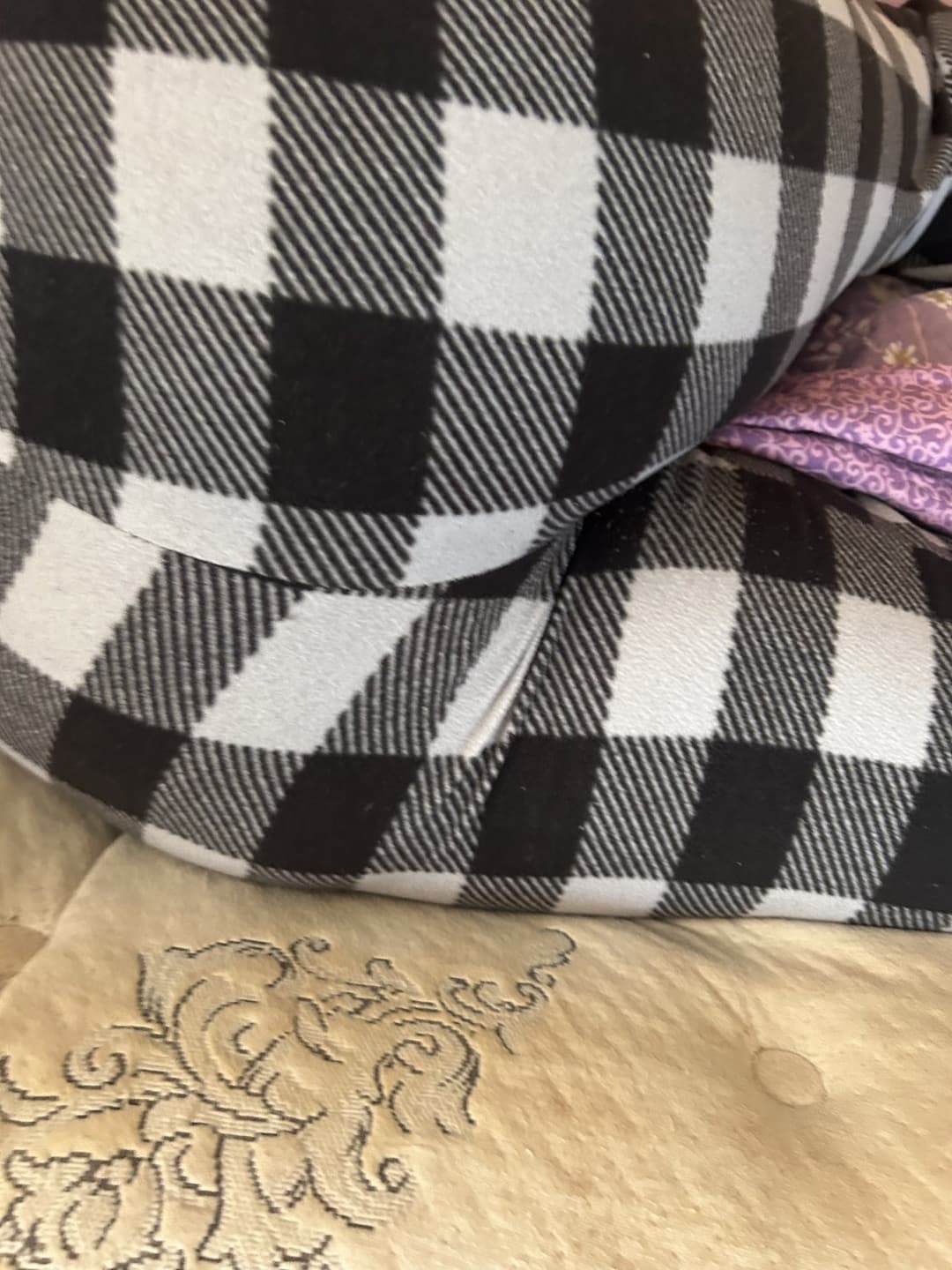 Girlfriends thick ass in pajamas, what would you make me do while you fucked her