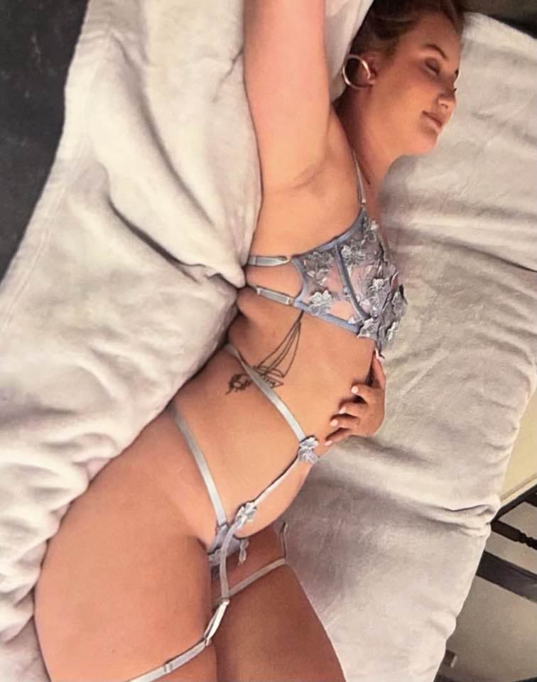 Lingerie Wearing Dirty Blonde Gf, DM or Kik