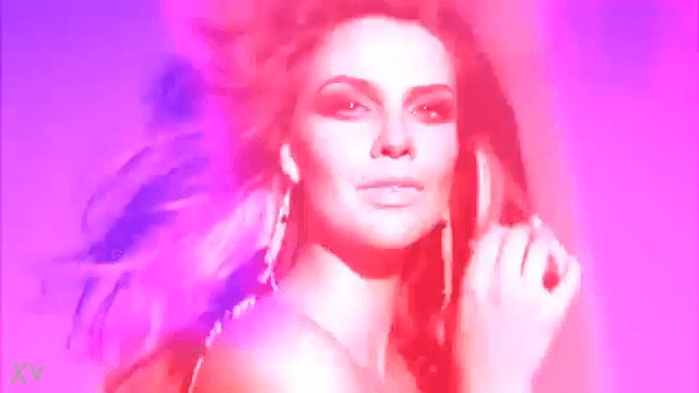 Siempre me quise cojer a esta puta brasileña mientras meto mi pija en su concha apretada