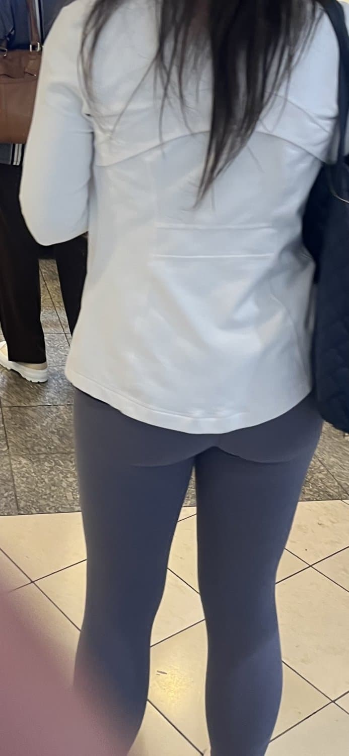 Milf Shopping Candid