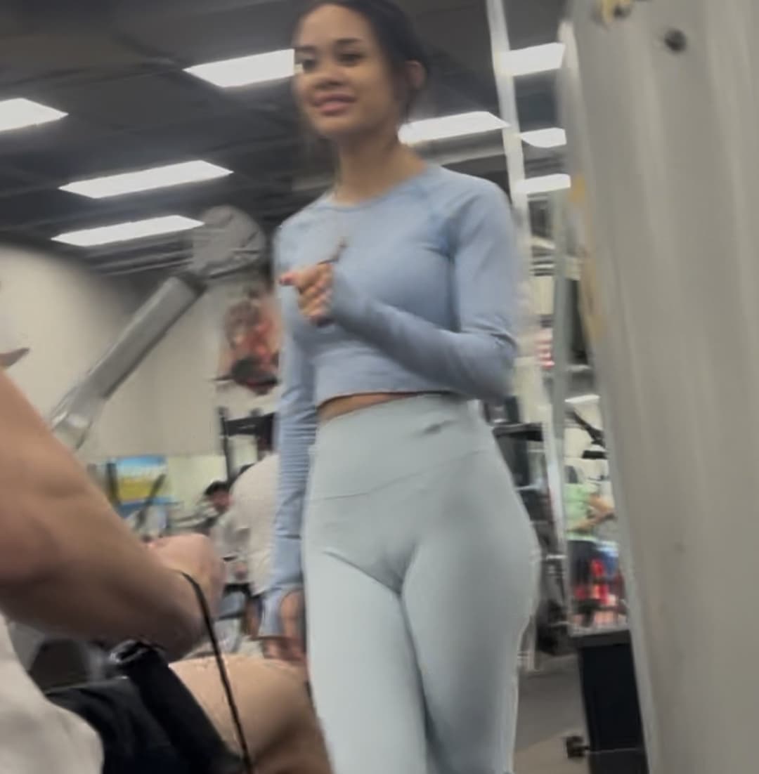 Asian babe showing off her body in the gym. Hot gstring print. Cameltoe ! Like & comment if u enjoy