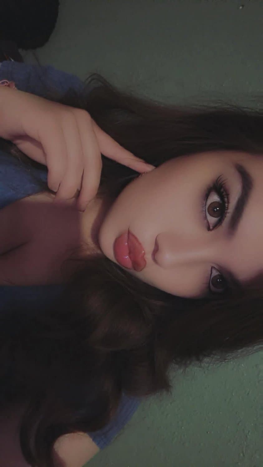 Alyssa Romero big titties and thick ass ! I cum to her everyday