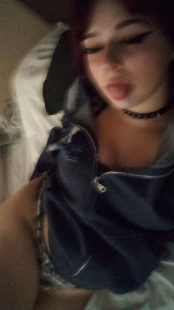 Sexy goth egirl from Discord p2