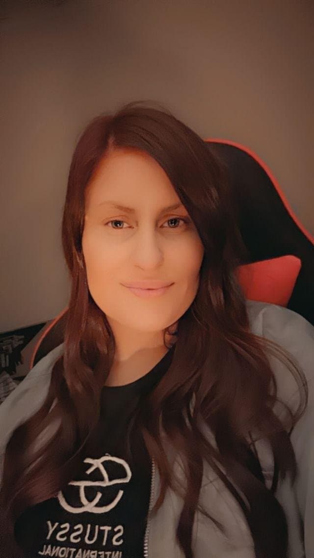 Stupid ugly fat fuck Naomi is born to drink piss take drugs and make love to public toilets the pig