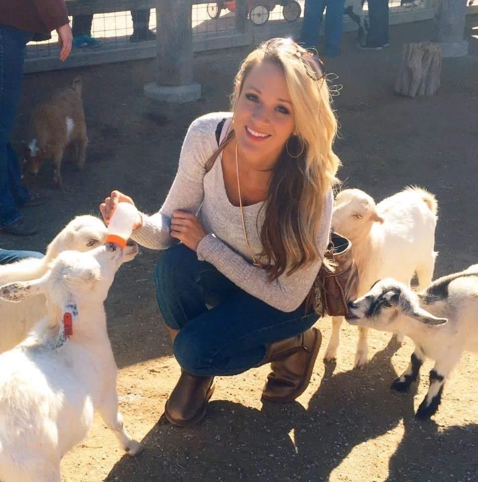 Barmaid probably thinks the internet forgot about her topless bouncy moment at Mardi Gras for G G W