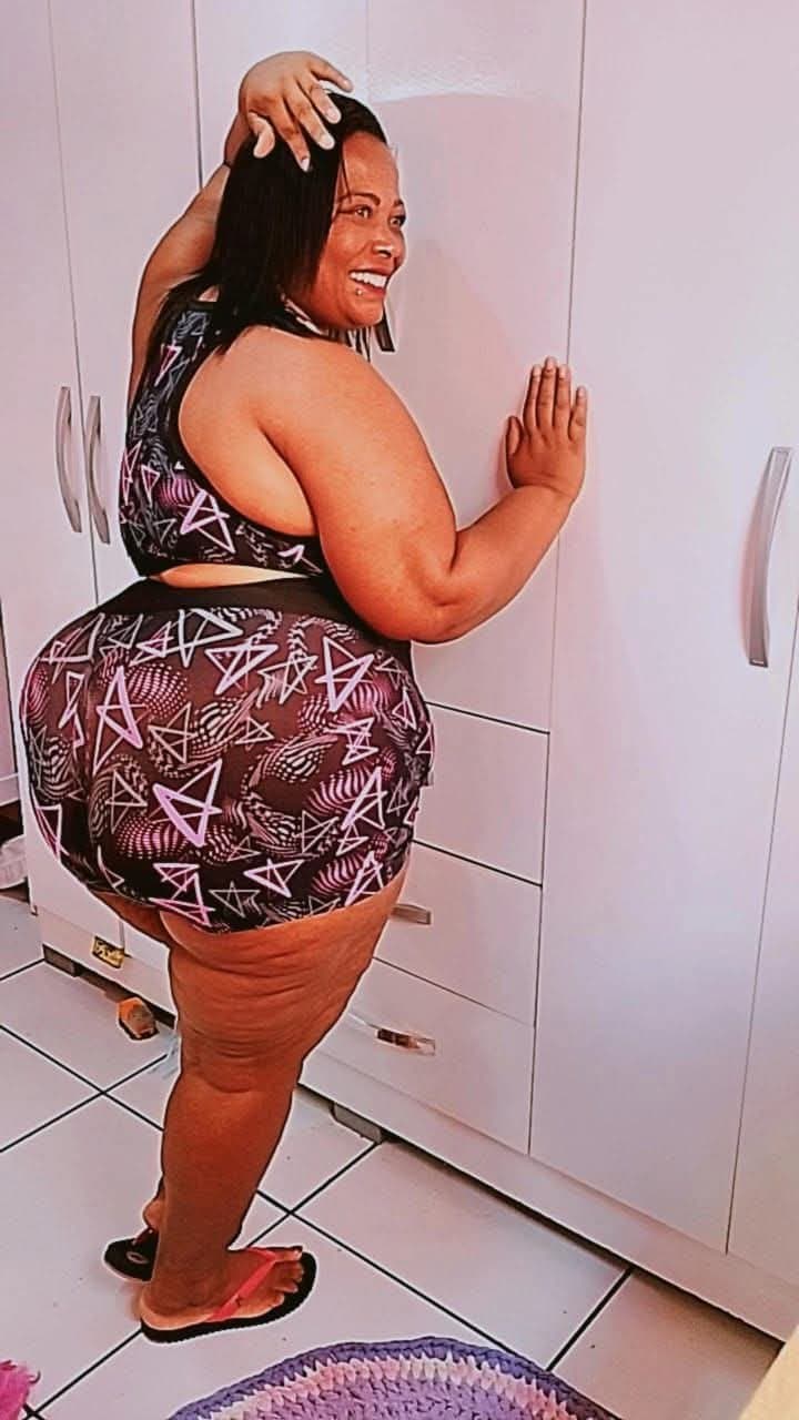 Click to view full size LATINA THICK JUICY CHUNKY SSBBW BIG ASS BOOTY