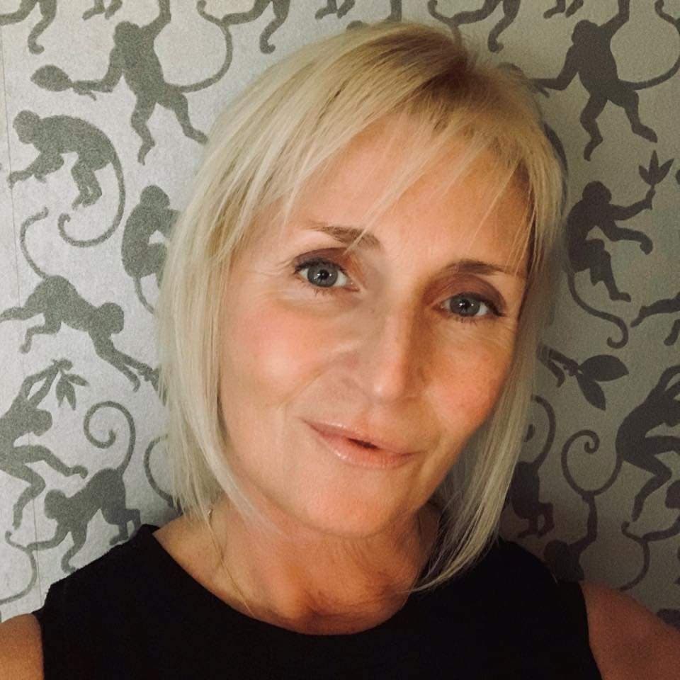 Gorgeous UK Milf Sarah