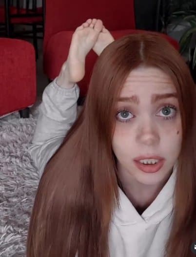 putas mostrando las patas