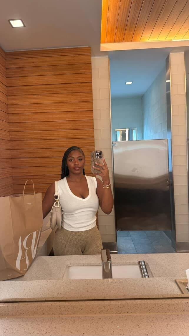 Sexy busty ebony slut Jae