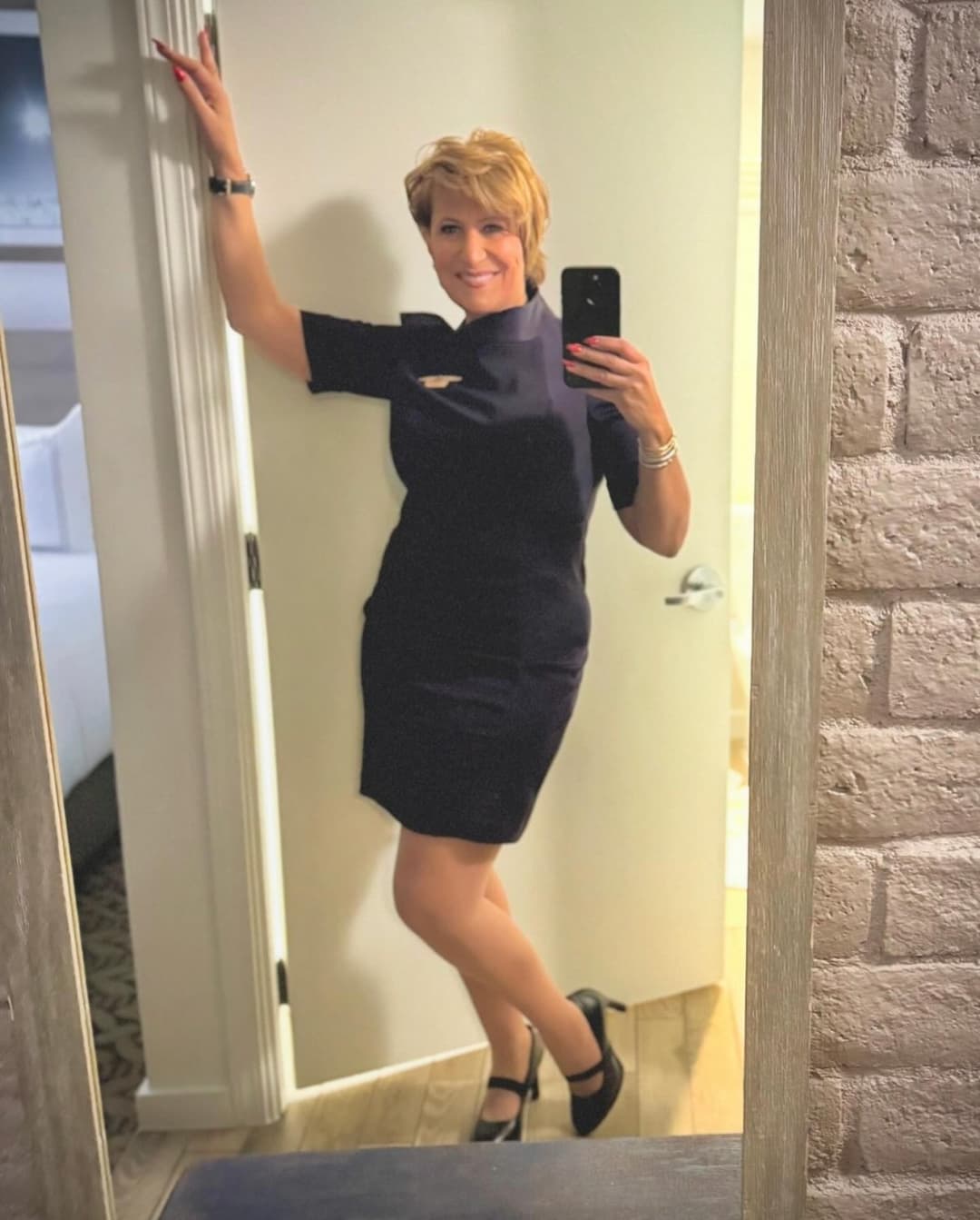 Thick Gilf flight attendant 2