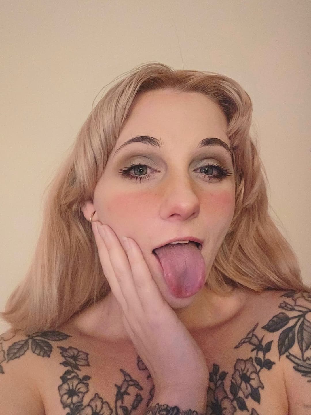 22yo Dani is too curious to resist, becoming a webslut is her biggest desire