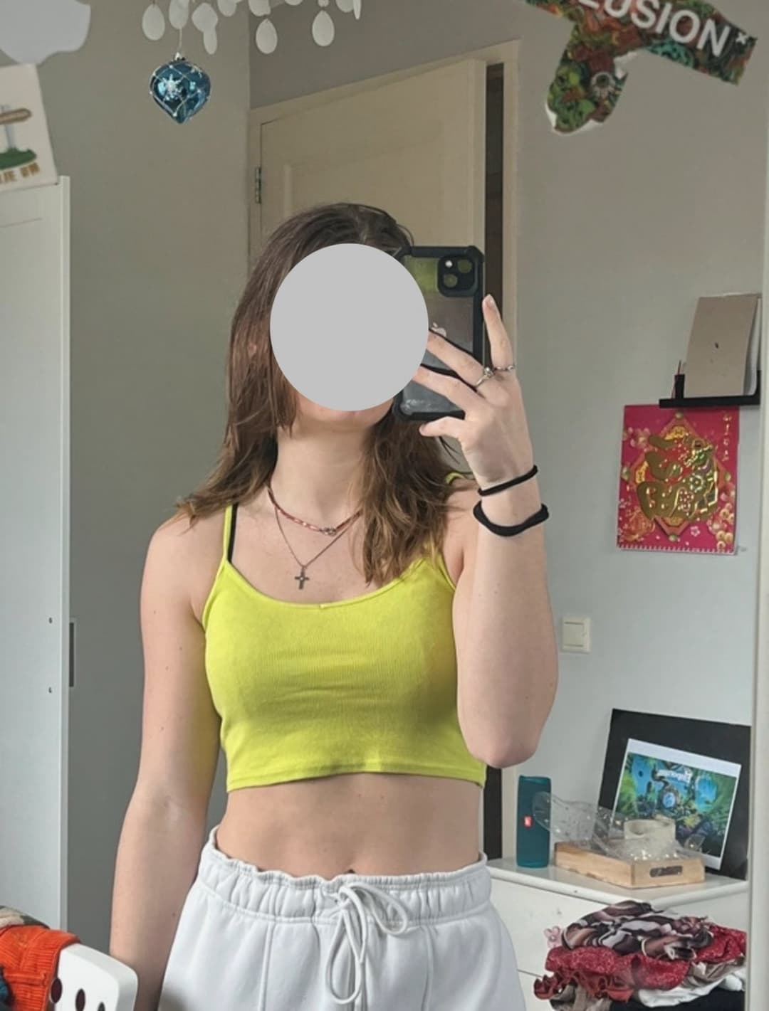 Ischelle Cum on her clothes