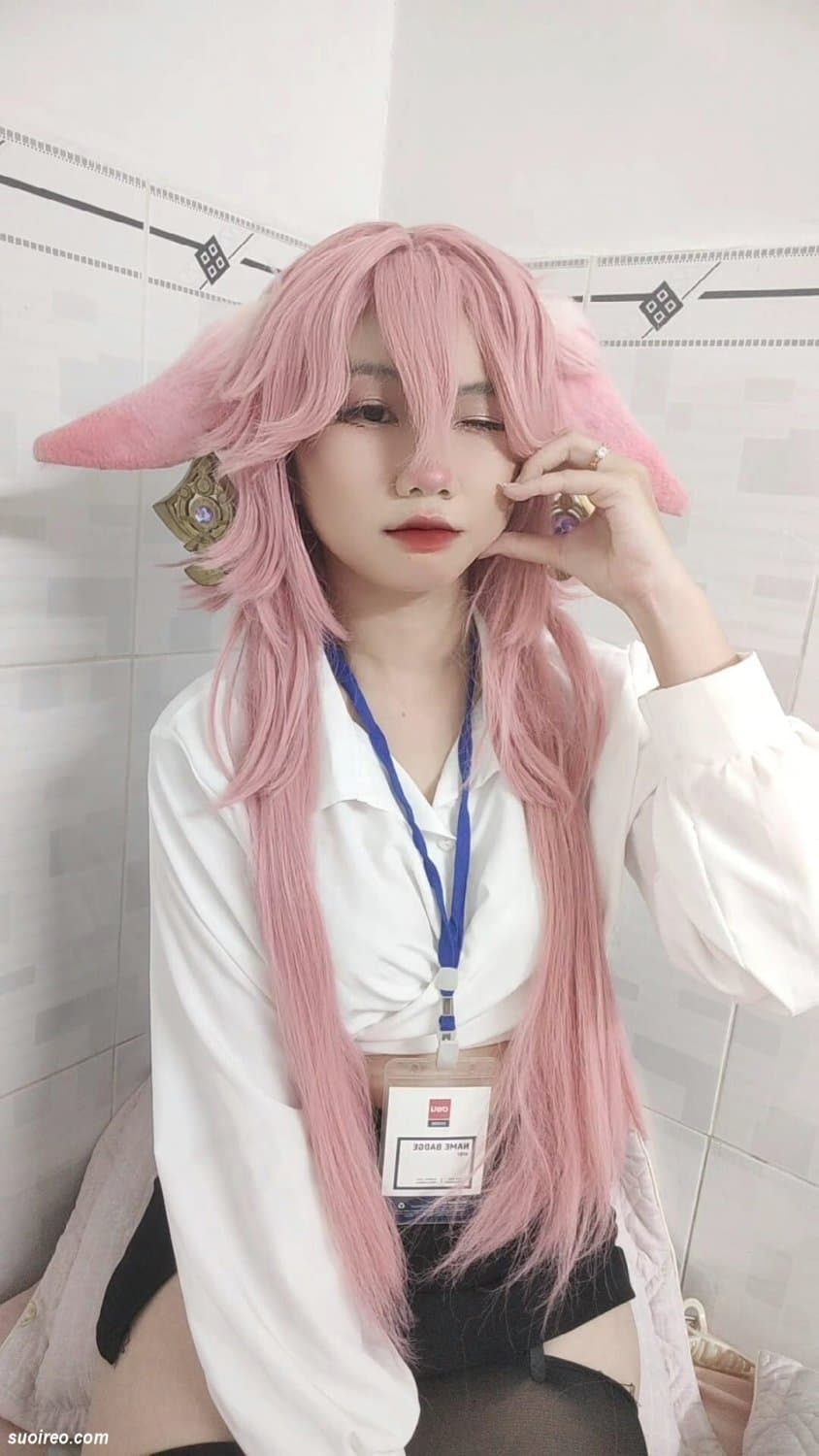 Nữ sinh cosplayer thích threesome