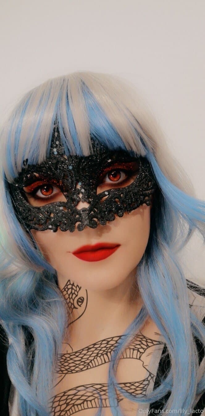 HUGE lactating tits on beautiful cammer model - Lily_lacto