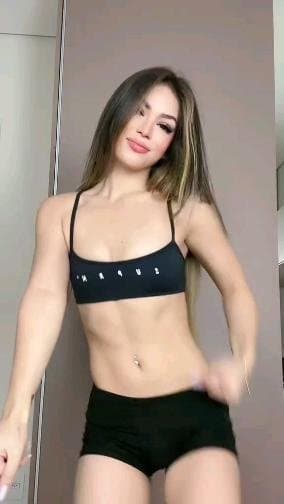 Muito fofinio , nova video e foto de Melody...Melody deliciosa !!!