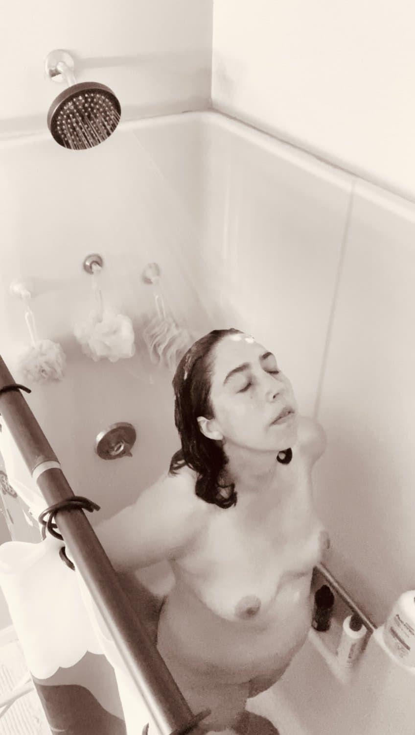 Cummming hard in the shower from fingering