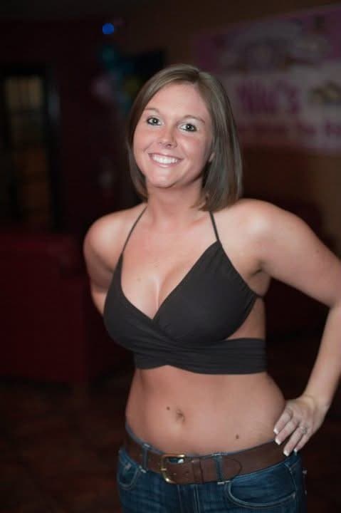 Former bartender’s rock hard fakies must’ve helped with a lot of bills back when she flashed for GGW