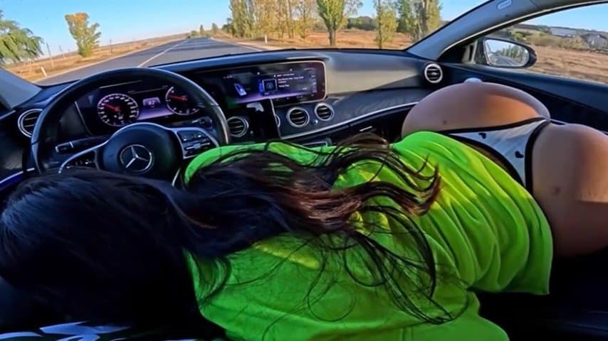 Hot asian suck and swallow in car - wmaf car blowjob