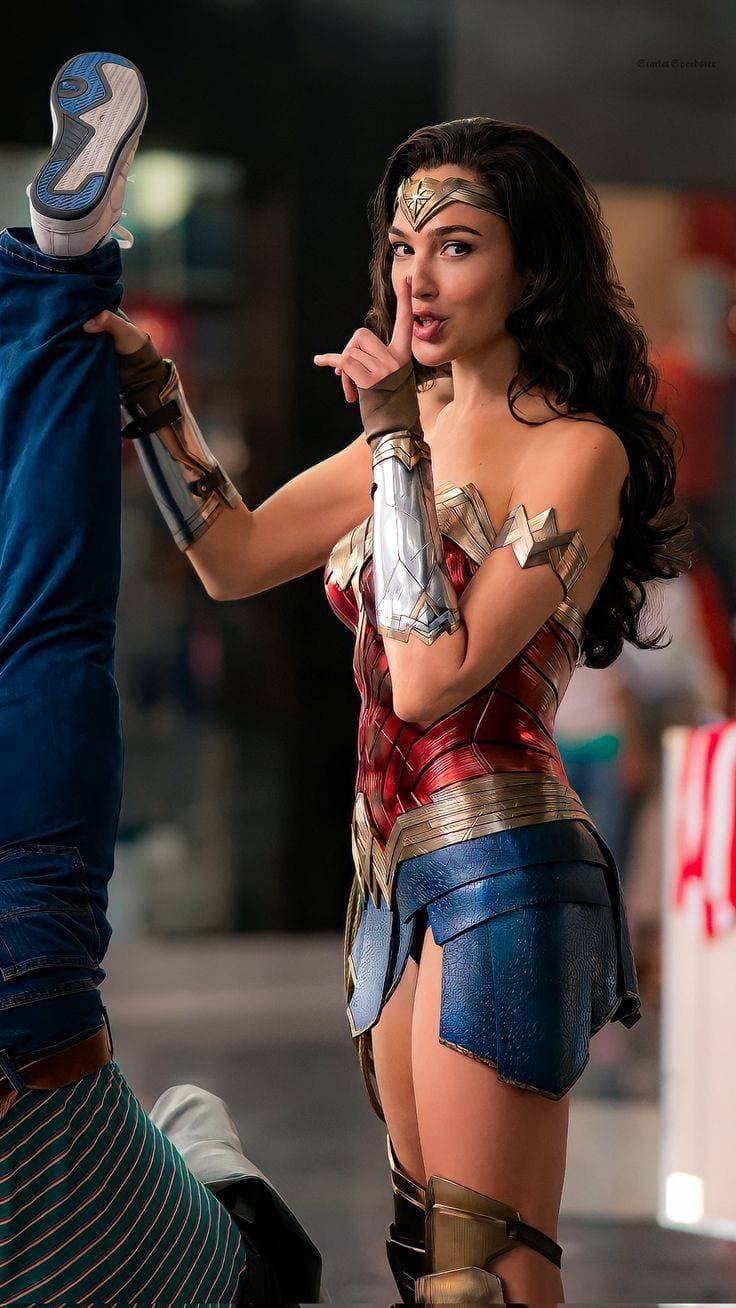 supergirl/Wonder Woman batgirl