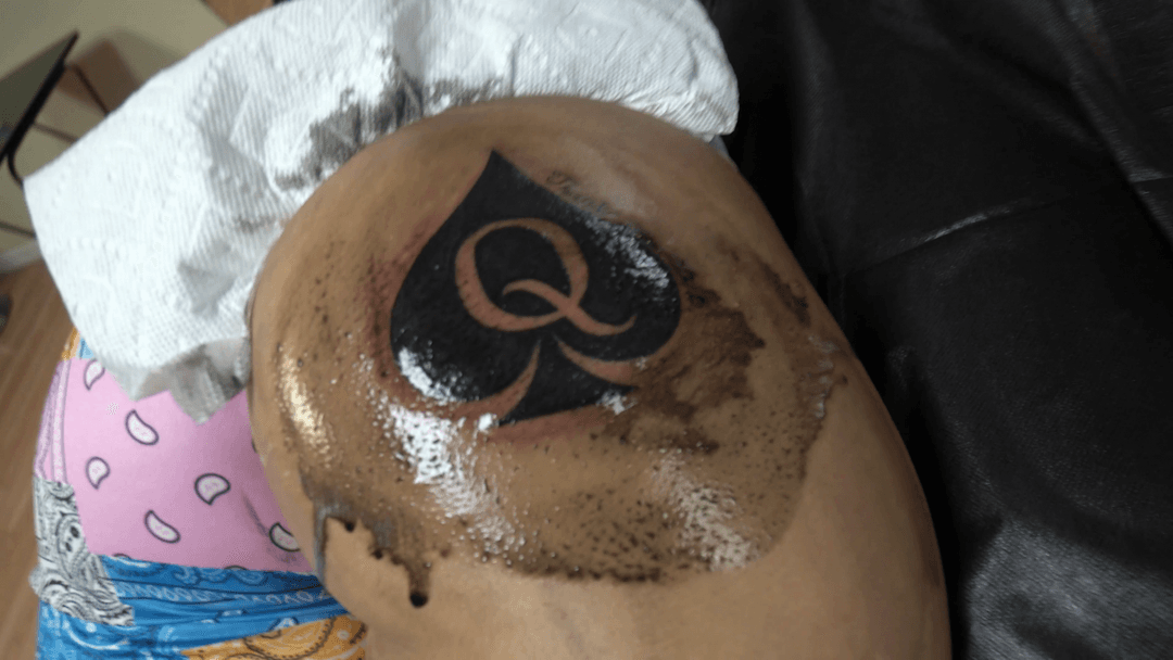 Getting QoS Tattoo- QUEEN OF SPADES TATTOO