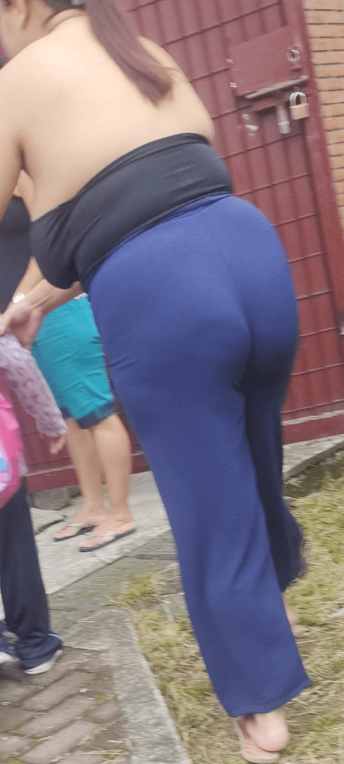 Serie Strangers Butts - 001 Big ass mom