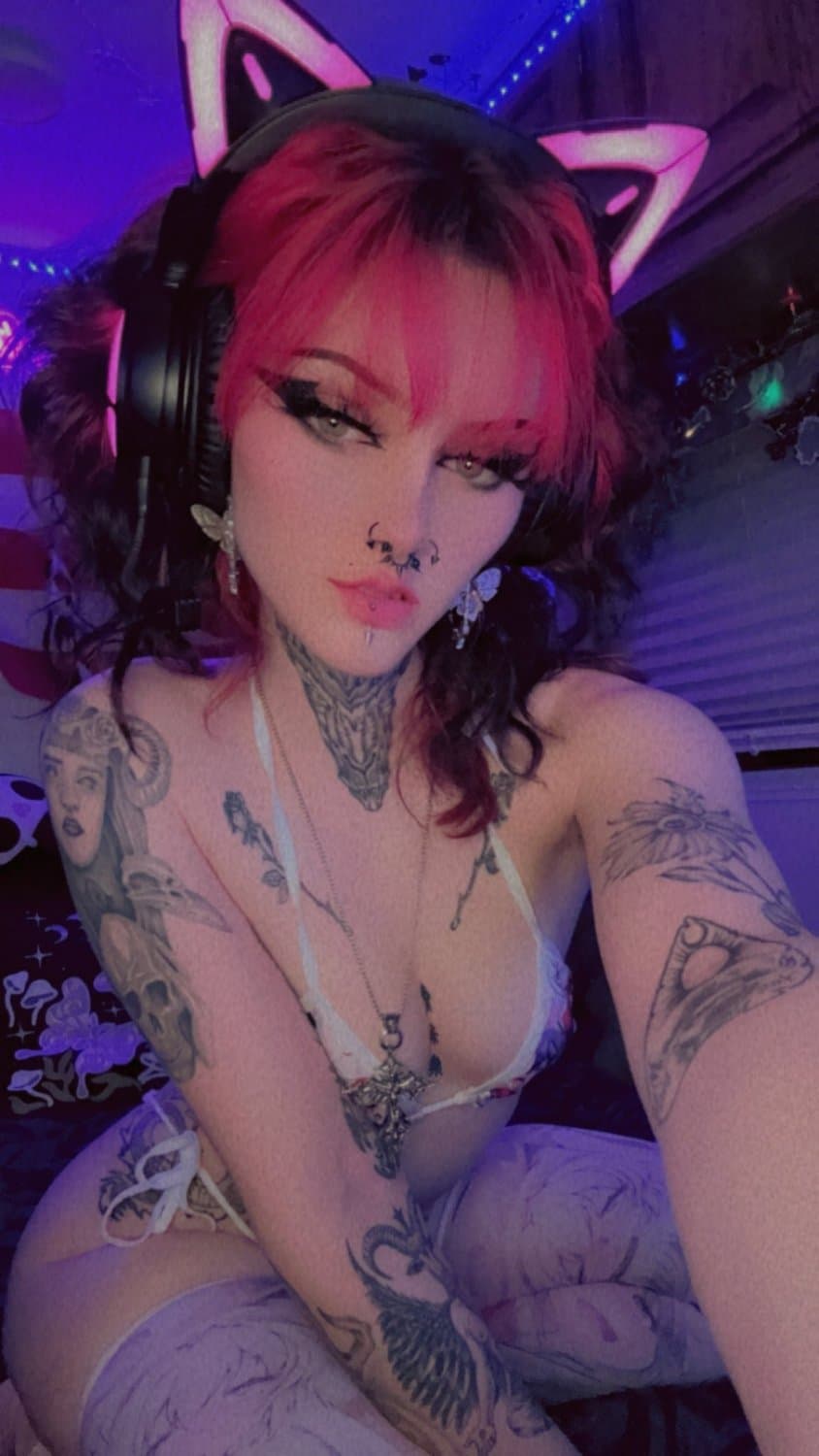 This Goth Chick is So Sexy