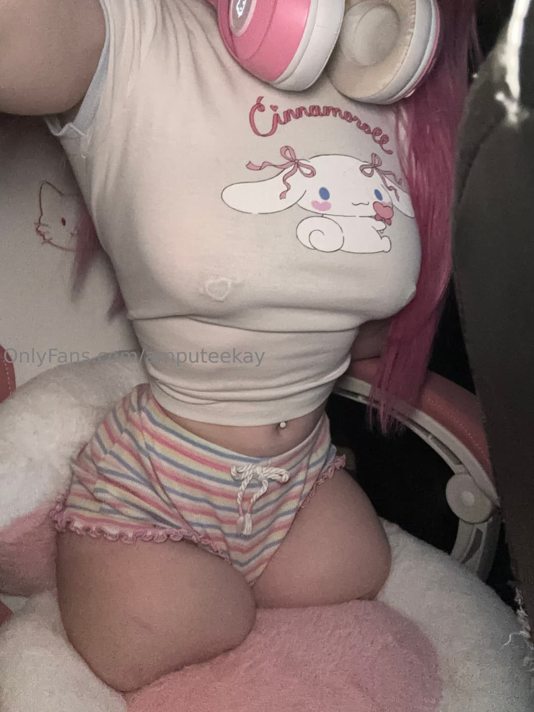 petite Pink hair big milkers sexy asshole