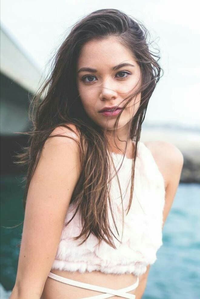 Mixed German-Korean model MELODI FLACK deserves your baby oil covering her pretty face