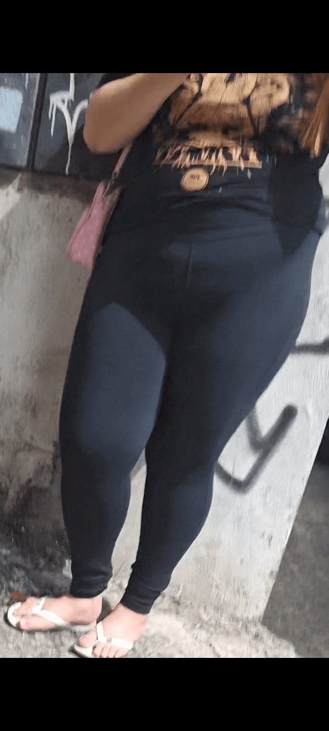 Gordinha gostosa ( Cara de safada que goza dando o cuzão) + Bônus -Gostosa do rabo lindo de legging.