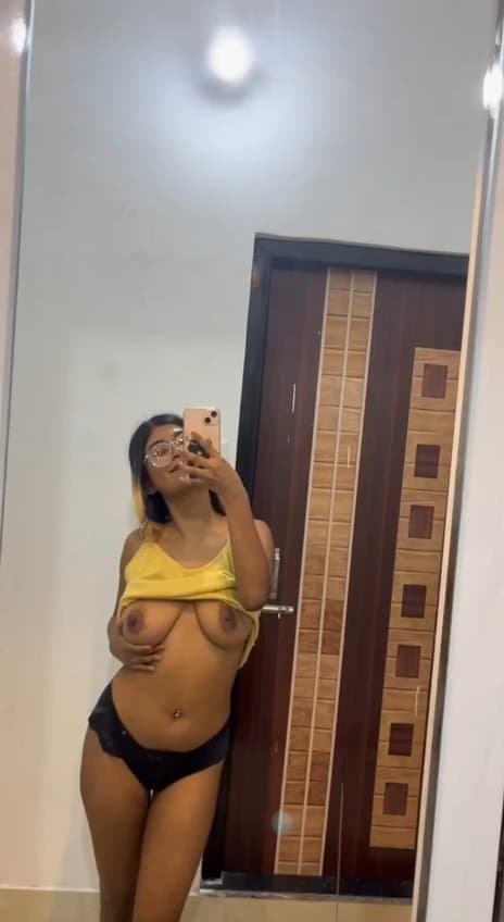 Desi Indian Instagram Tiktok Influencer Sexy Slim Cute Girlfriend Big Boobs Show Smiling Full Nude &