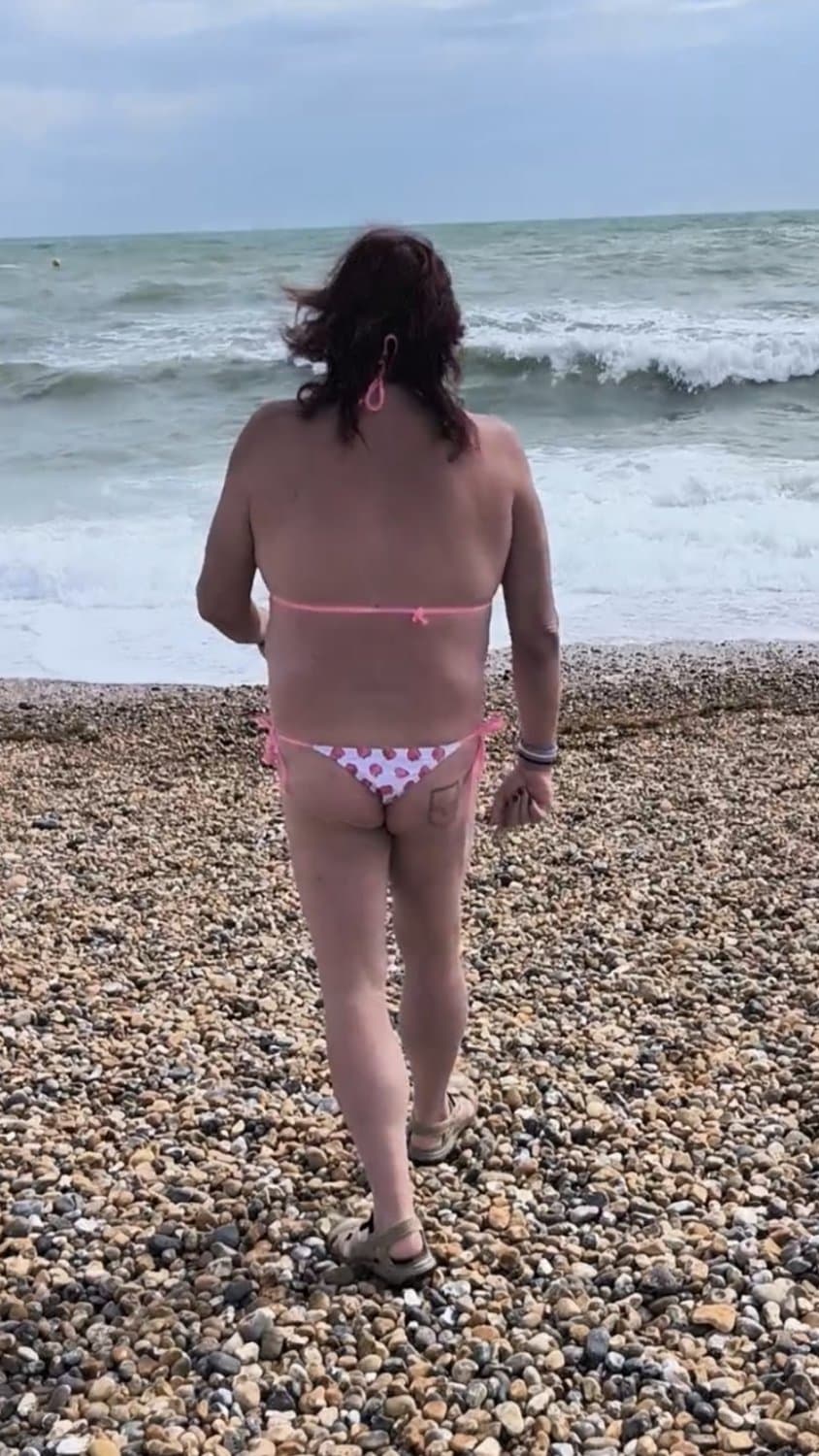 Brighton 2025 bikini pics (beach and Legends bar)