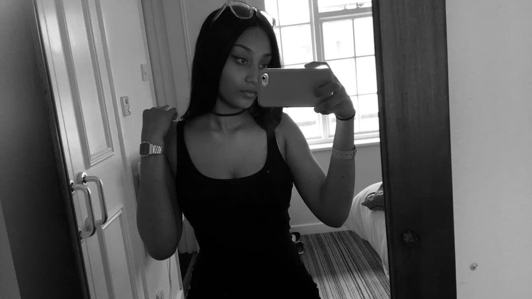 British Ebony Teen Stephanie aka Ebony Beauty Seymone (Rare Collection - Photo Gallery)